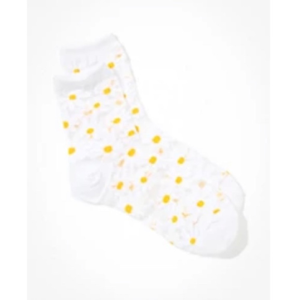 NWT!  American Eagle Sheer Daisy Boyfriend Socks